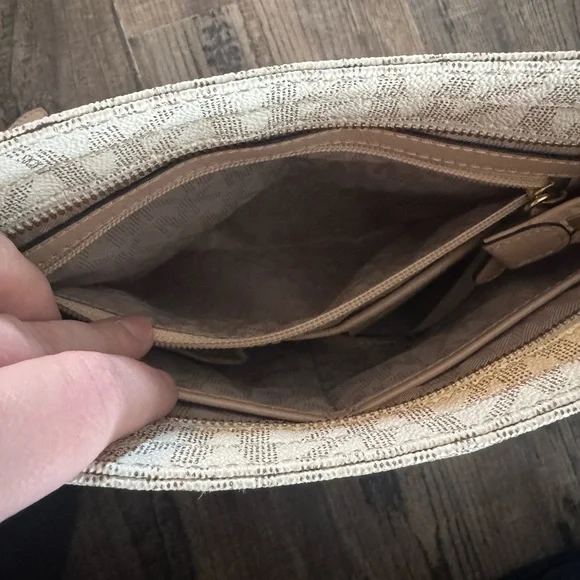 Michael Kors Cream and Tan Crossbody Bag with Wallet - Picture 8 of 12